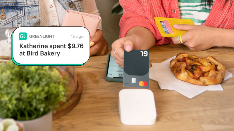 Image - Greenlight Notification Example: Katherine spent $9.76 at Bird Bakery.